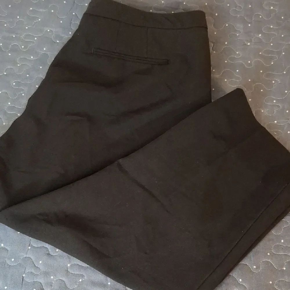Worthington Modern Fit Black Cropped Trousers size 10